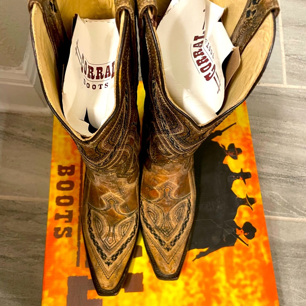 Corral boots